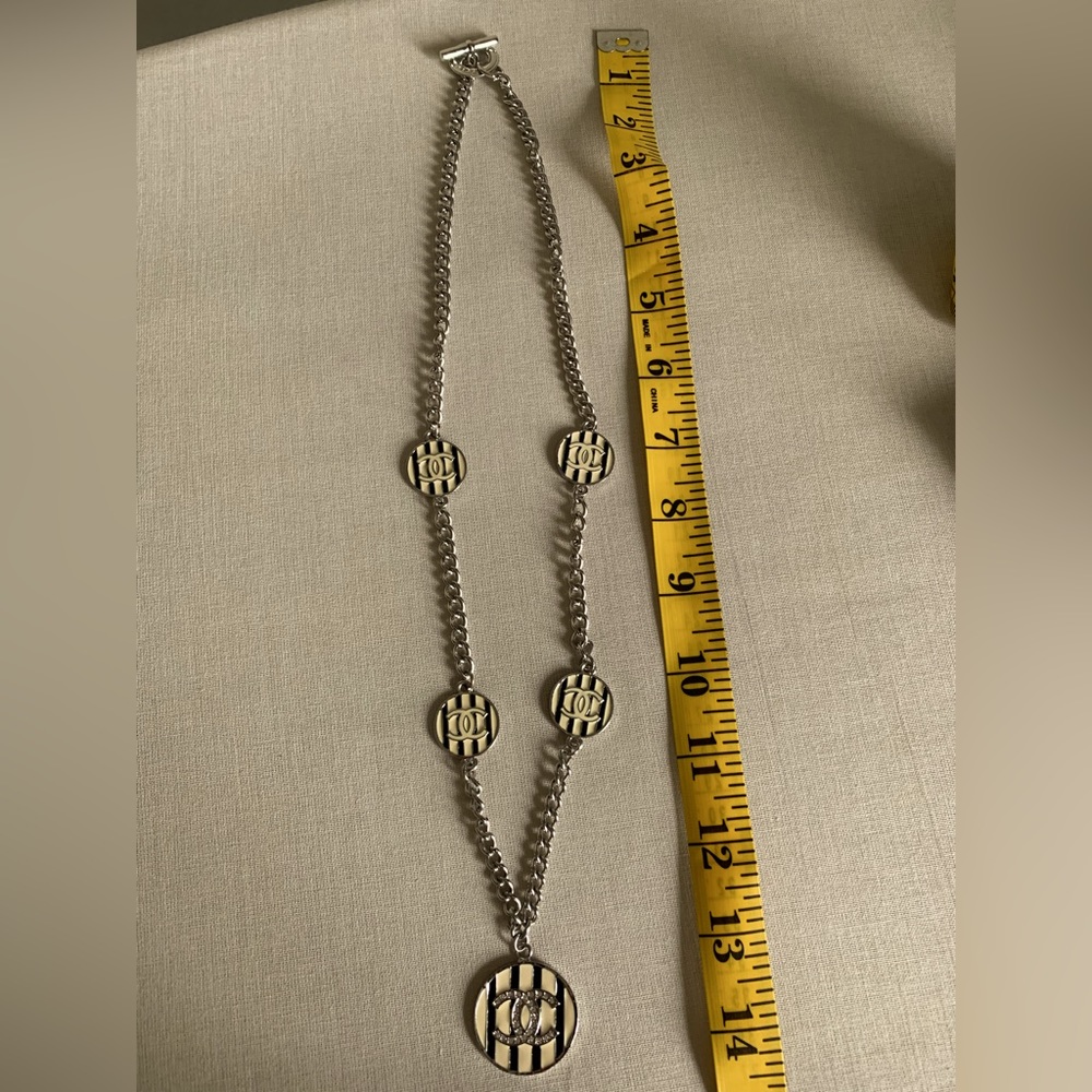 CC, toggle necklace, black/cream/faux Diamond